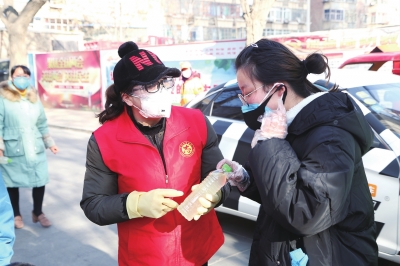 用點滴善舉筑就強大正能量 蘭州市各級道德模范、蘭州好人齊心援助抗擊疫情一線