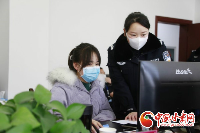 【甘肅全民戰(zhàn)“疫”】不同崗位一樣奉獻(xiàn) 甘肅有一對雙警夫妻奮戰(zhàn)在湖北抗疫一線