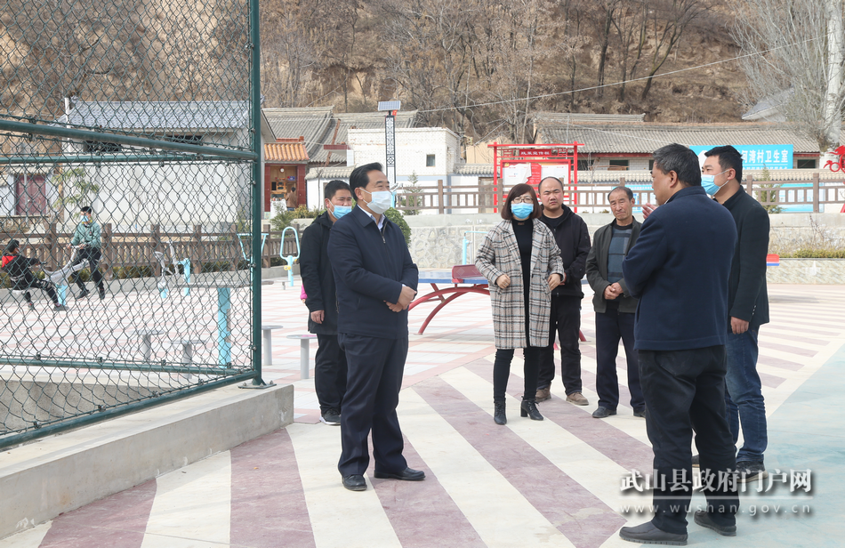 索鴻賓調(diào)研指導(dǎo)脫貧攻堅(jiān)、鄉(xiāng)村振興等工作