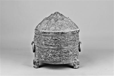 平?jīng)霾┥缴w神獸紋銅樽，東漢人向往過上神仙生活的印跡