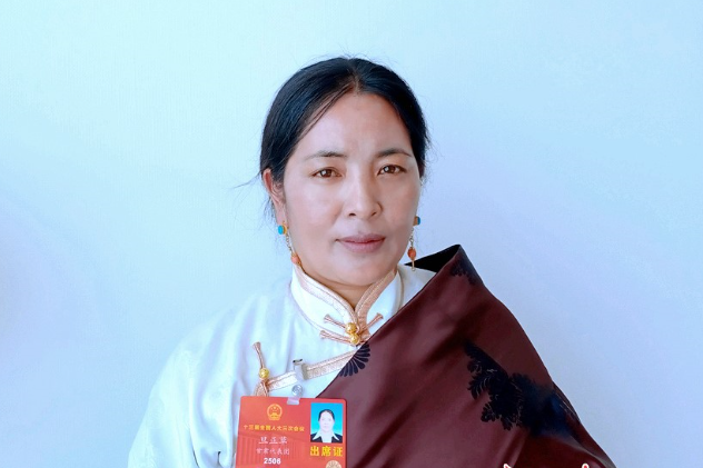 【代表委員說(shuō)·醫(yī)療】旦正草代表：建議加大對(duì)基層醫(yī)療人才、物資支持力度