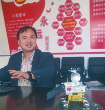 雷占許：航天報國，愿當好航天科普“排頭兵”