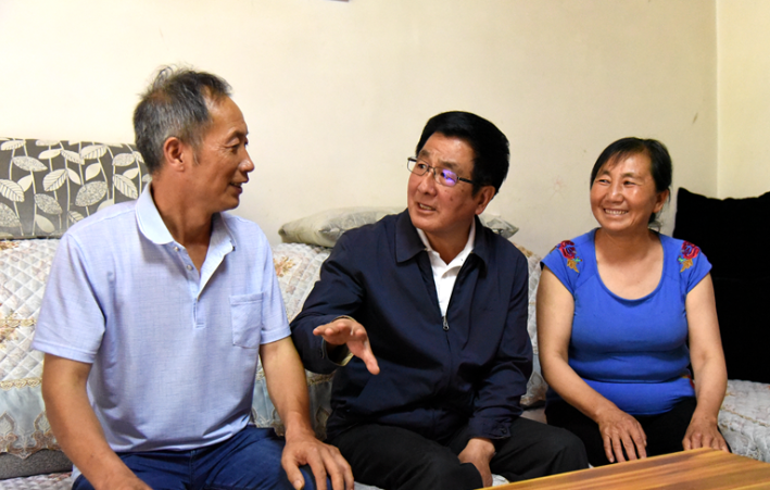 林鐸在文縣調(diào)研指導(dǎo)脫貧攻堅(jiān)工作時強(qiáng)調(diào) 緊盯細(xì)節(jié)持續(xù)攻堅(jiān) 發(fā)揮優(yōu)勢壯大產(chǎn)業(yè) 確保脫貧成果經(jīng)得起歷史和實(shí)踐檢驗(yàn)