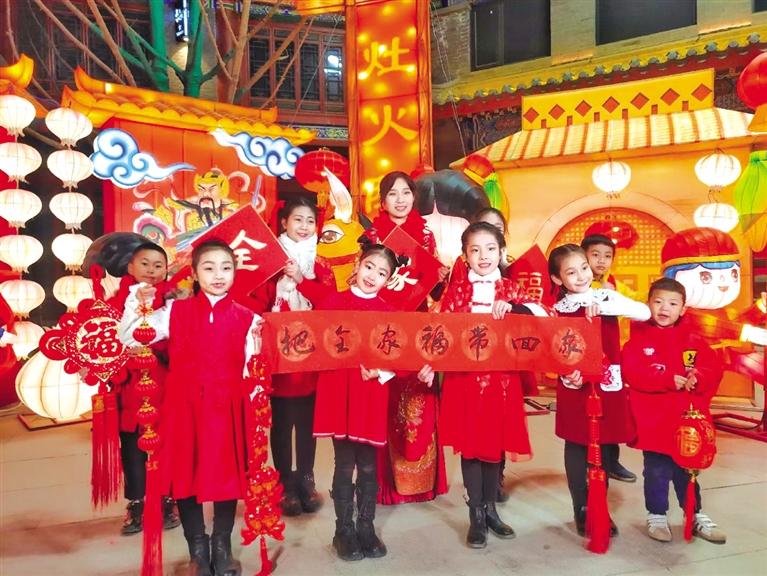 原創(chuàng)音樂電視《全家?！废蛱m州市人民拜年！