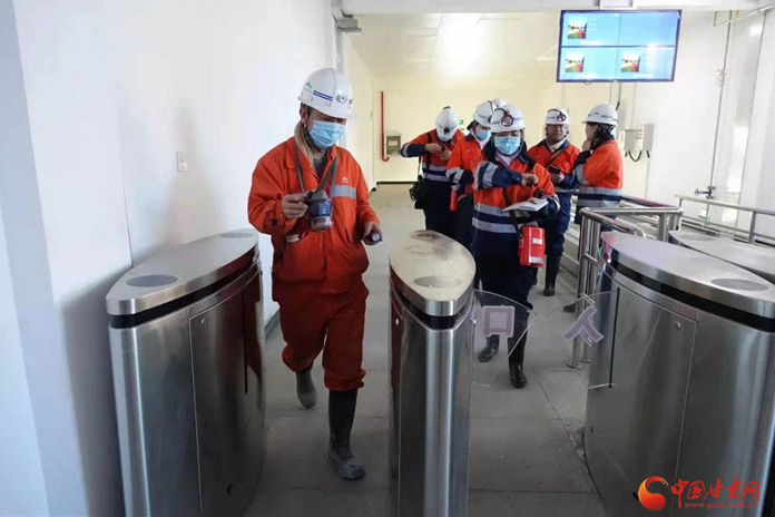 【新春走基層】春節(jié)，他們依然堅(jiān)守在600米礦井下