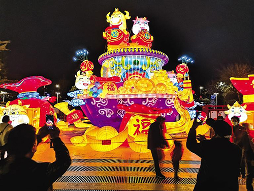 【網(wǎng)絡中國節(jié)·元宵】蘭州市城關區(qū)市民廣場彩燈靚