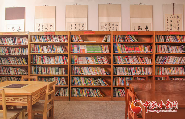 【蘭大新聞學(xué)子重走西北角】榆中高墩營(yíng)農(nóng)家書屋：充滿溫暖與希望的“小家”