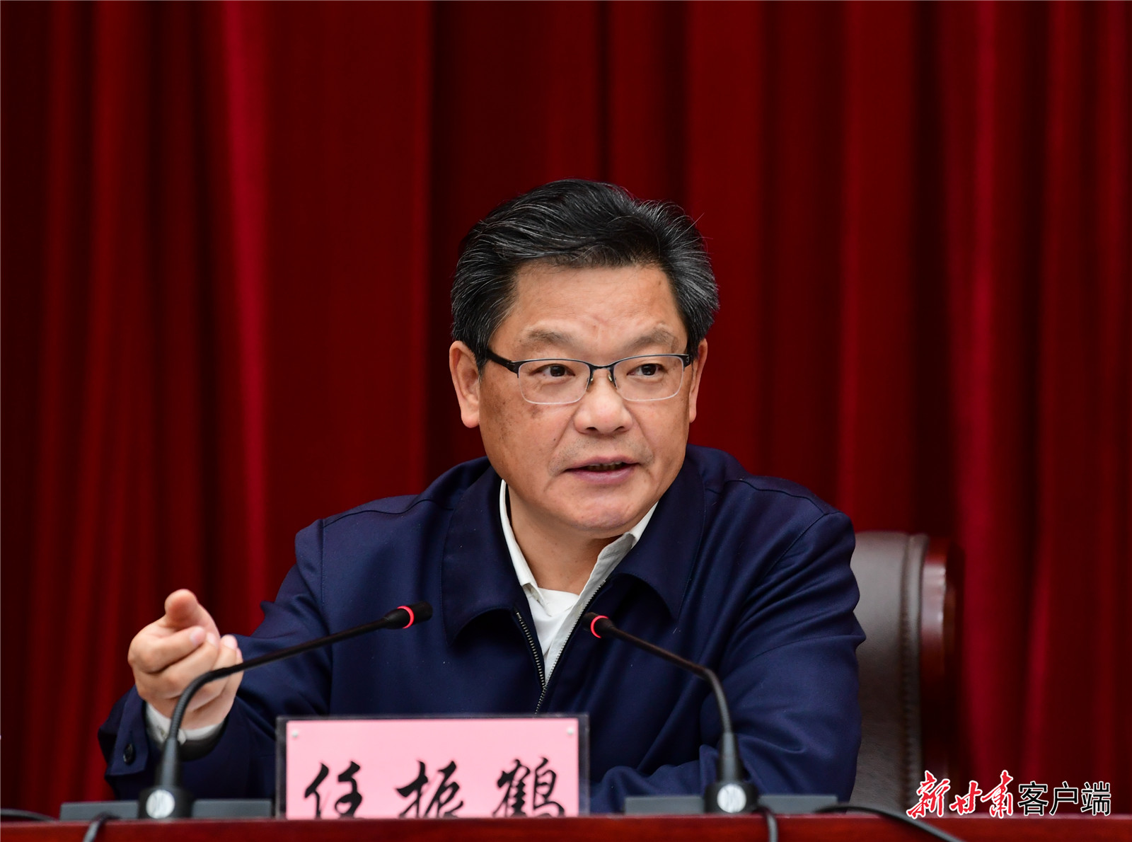 任振鶴在全省新型城鎮(zhèn)化工作推進(jìn)會(huì)議上強(qiáng)調(diào)：凝心聚力抓落實(shí)、蹄疾步穩(wěn)向前進(jìn)，奮力推進(jìn)新型城鎮(zhèn)化建設(shè)再上新臺(tái)階