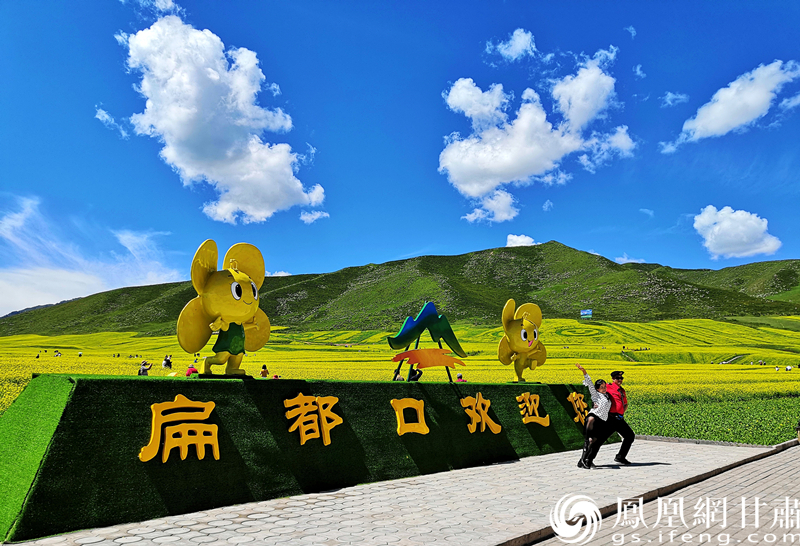 河西走廊張掖扁都口，古絲綢之路要道。王振武 攝