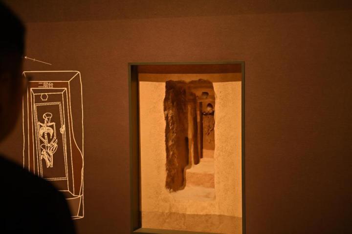 張家川縣馬家塬車(chē)輿博物館展陳的馬家塬遺址出土文物。李亞龍 攝