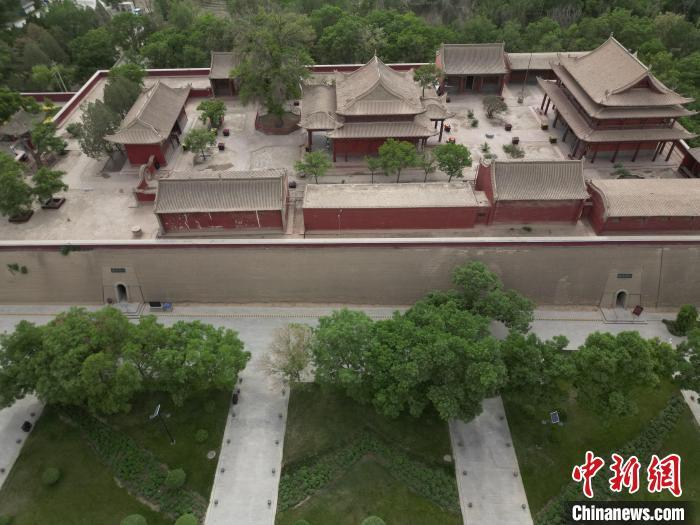 5月16日，航拍下的雷臺漢墓墓室入口。戴文昌　攝