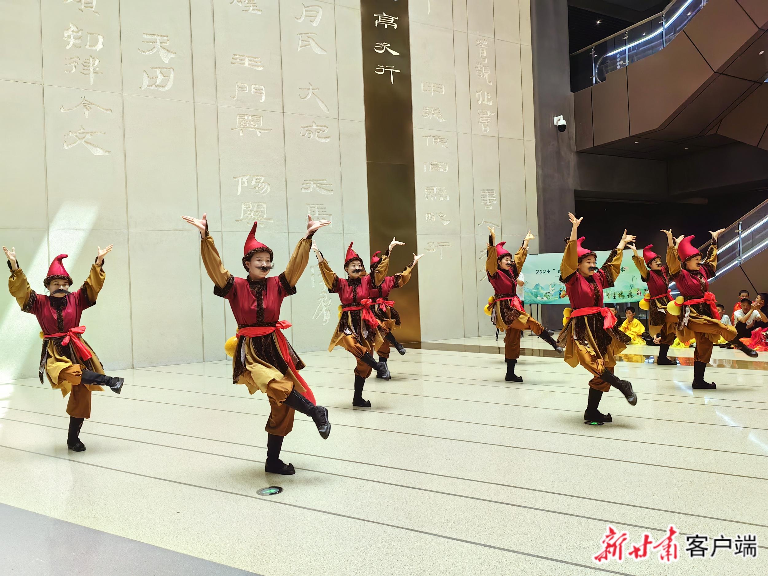 《胡騰舞》　本文圖片均由新甘肅·甘肅日報(bào)記者　何佳?！z