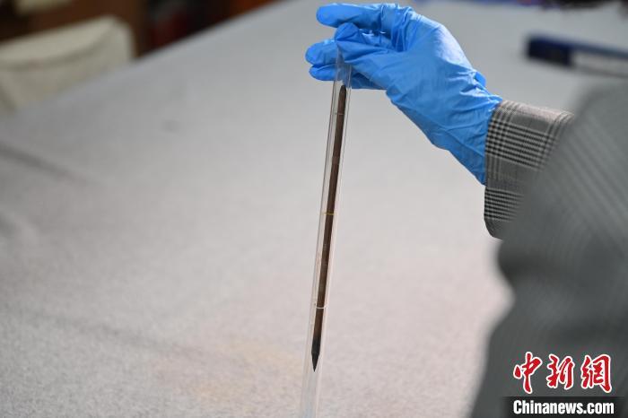 2024年5月7日，甘肅省博物館館藏國寶級文物“白馬作”毛筆。李亞龍　攝